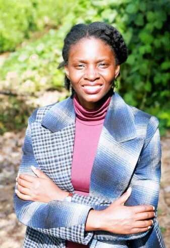 Headshot of Elizabeth Musaka